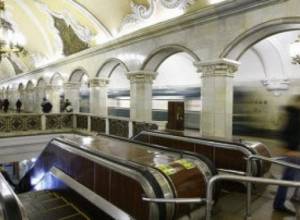Ten hurt in sudden halt of escalator at Moscow metro