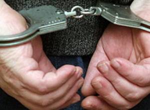 Two Armenians arrested at different airports