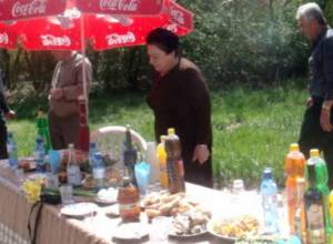 Free food at Tsitsernakaberd