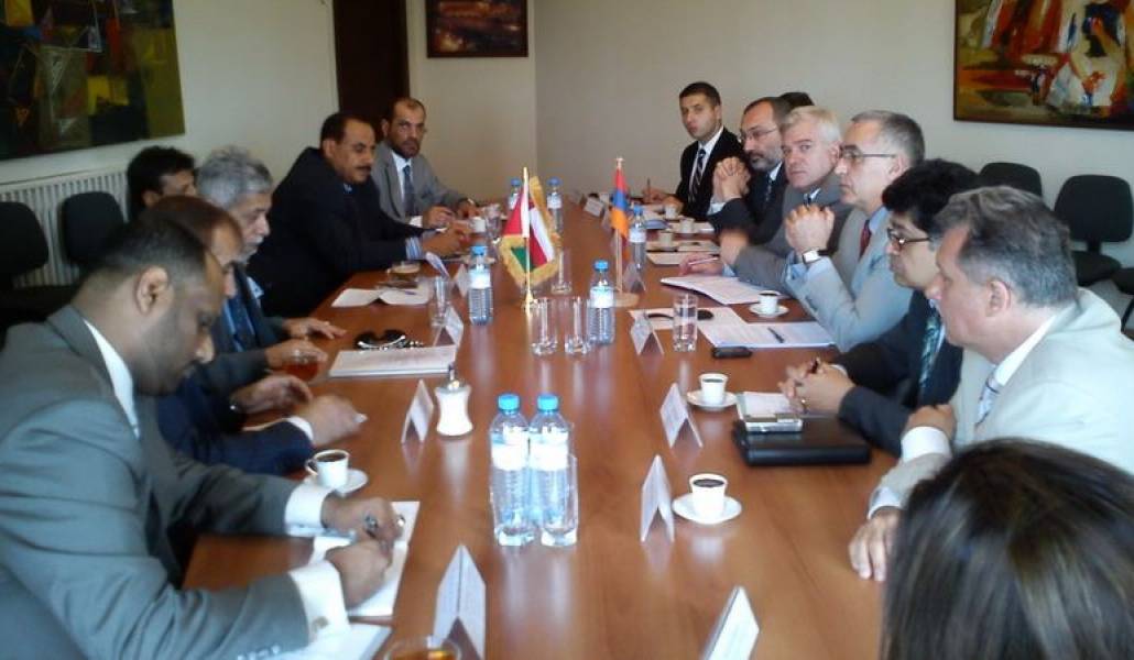 b3ab0f21aecf6a45ec2823a475ef12a2