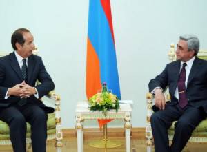 Argentinean Ambassador presents credentials to Serzh Sargsyan