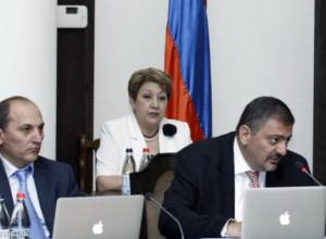 Police to import narcotics