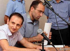 People can’t enter court