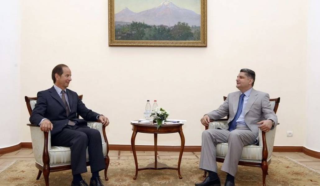 e874cbb7420b2085625b941a1c9cfc81