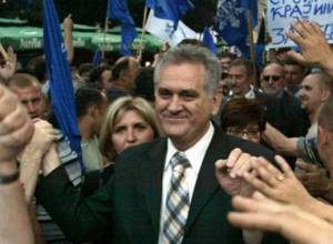 Nikolic says Serbs are under the threat of genocide