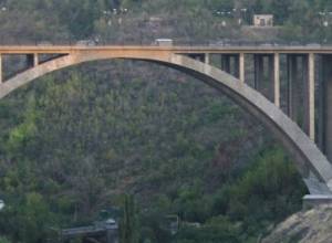 Rescuers save woman in attempted suicide