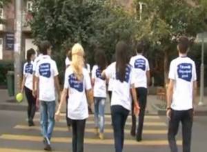 Flash mob in defense of pedestrian