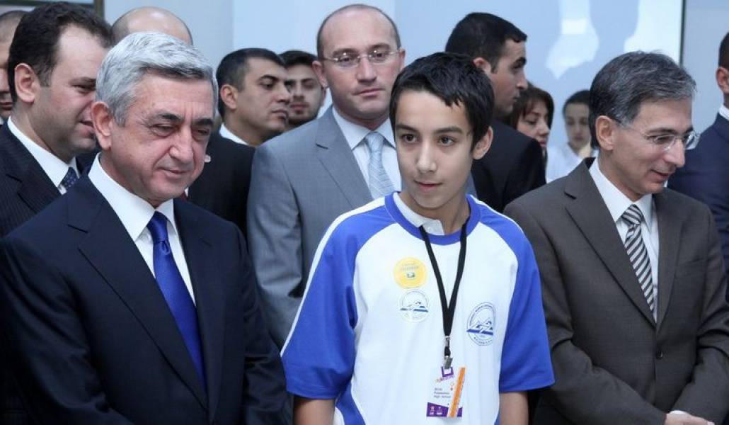 81642f86bf3948ec1cbb3423272e83ad