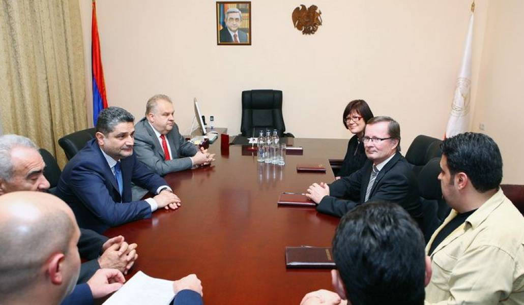 165570af34d53af342ebcaa636b8fad5