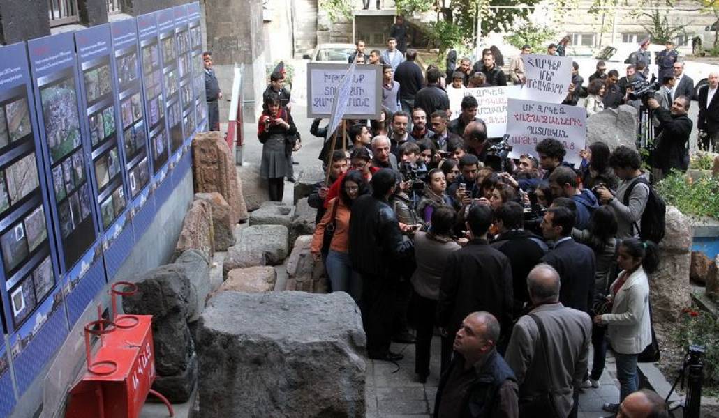 d9b1eafb4e2979940dea2b69a6900a29