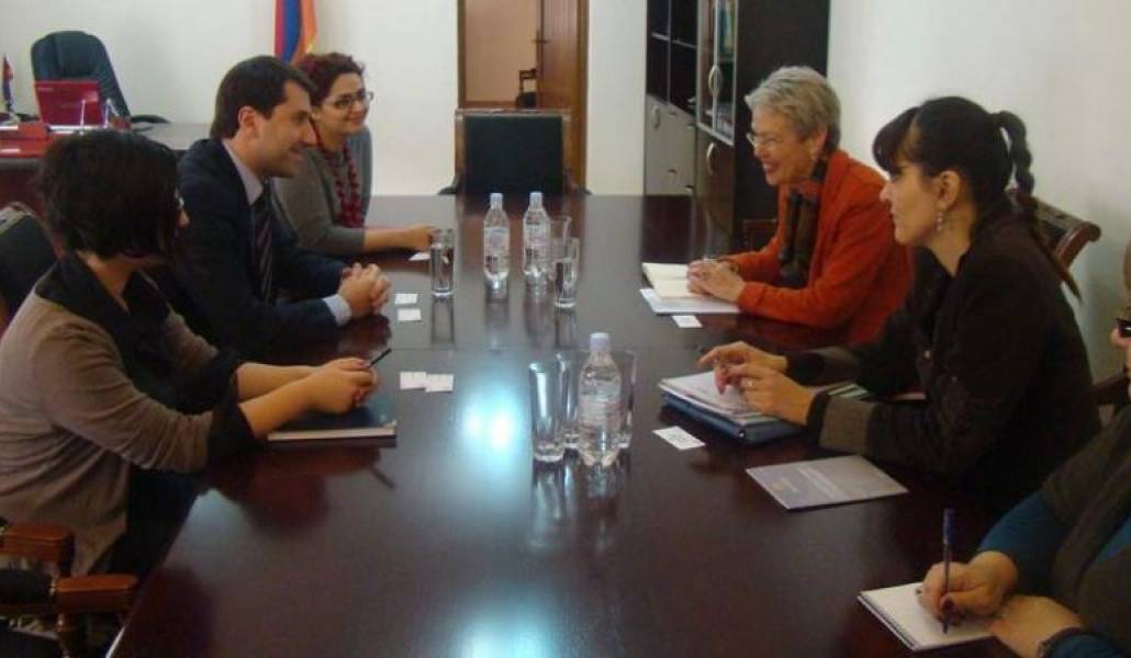 24f771d2d9b475421406303cc73a92b1