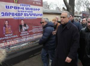 Raffi Hovannisian, left the presidential residence