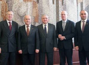 Armenian FM receives German Bundestag President