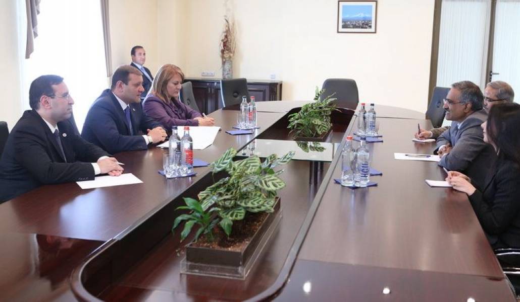 9c72db5c77d00ae90562a56621469194