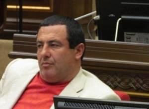 Gagik Tsarukyan attends NA sitting