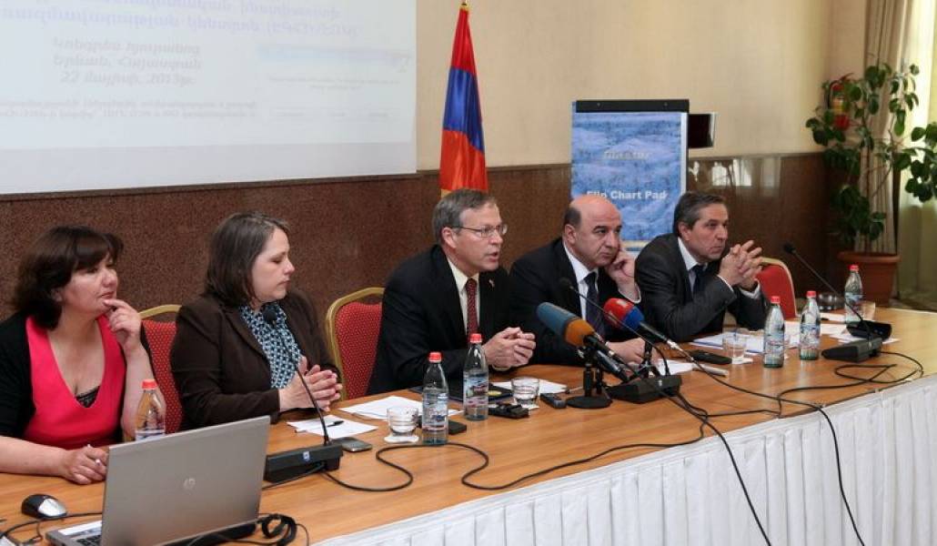 b9326b36a53a1ffa798a90ffc4ba653f