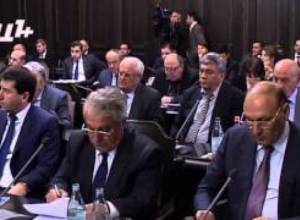 Կառավարություն լեզու չգտավ ժողովրդի հետ