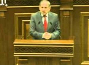 Փաշինյանը Աշոտյանին. Ես ձեզ իջեցնելու եմ պարկետի վրա