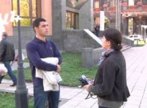 Հովիկ Աբրահամյանը հանդիպեց ընդիմադիրներին