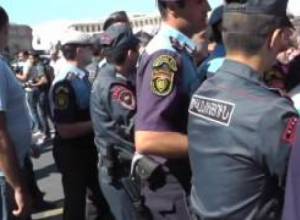 Ցուցարարներին ցրելու եկան հատուկ ջոկատայինները