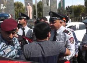 Հերիքա  մենակ գռփելով կոճակ սեղմեք