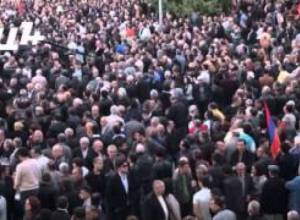 Սերժ Սարգսյանին առաջարկում են սակարկել իշխանության կիսման շուրջ