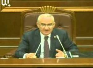 ԵՏՄ պայմանագիրն ընդունվեց. պատգամավորները լքեցին դահլիճը