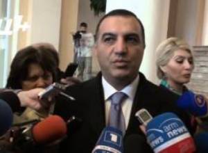 Նախարարը պատասխանեց լրագրողների հարցերին