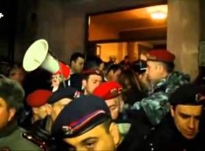 Վերջնաժամկետը լրացավ. ցուցարարները չընդունեցին Կոստանյանի պատասխանը