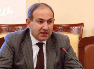 Նիկոլ Փաշինյանը՝ չեղած ժողովրդավարության ու Գագիկ Ծառուկյանի մասին