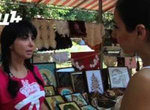 «70.000 հայ էինք, հիմա մնացել ենք 7.000». Վերնիսաժում բացվել է սիրահայերի  տոնավաճառ