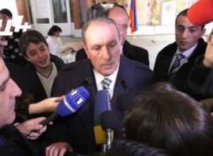 Առաջին նախագահ. «Որքան շատ իրական մարդ գա քվեարկելու, այնքան հանրաքվեի արդյունքներն օբյեկտիվ կլինեն»