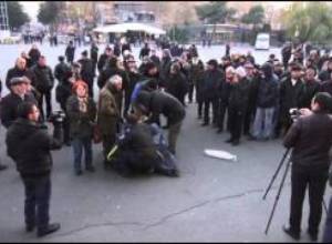 Վրանի տեղադրումը Ազատության հրապարակում տապալվեց