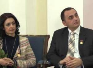 Սերժ Սարգսյանը տխուր է և ուրախ. մրցանակներ Բաղրամյան 26-ում