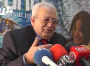 Ծաղիկ կովը գնացել է շնորհավորելու Նազիկ կովի Նոր տարին եւ վարակվե՞լ է