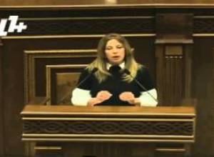 Հարս են բերել, բայց սենյակը փոքր է. Զարուհի Փոստանջյանը դեմ է