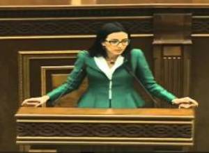 Զարուհի Փոստանջյանը հարց ուղղեց