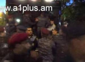 Ինչպես են բռնություն ցուցադրում