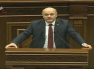 Փակվում են, վաճառվում են, փակվում են... Մհեր Շահգելդյանի ելույթը