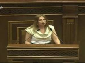 «Մի տղամարդ չկա՞, որ խփի սրանց»