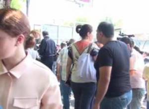 Ոստիկանությունը բերման ենթարկեց պաստառները նկարելու համար