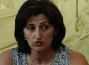 Արամ Մանուկյանի նկատմամբ   դրսեւորվում է  անմարդկային եւ նվաստացուցիչ վերաբերմունք