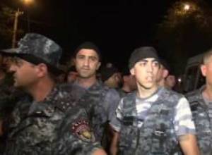 Քշի վրես պարոն փոխոստիկանապետ. երիտասարդը կանգնեց մեքենայի առջև