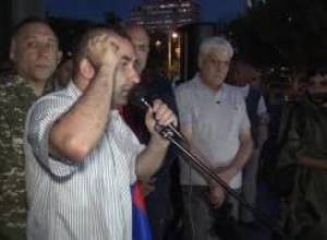 Առաջարկում են ամեն օր հավաքվել կանգառներում