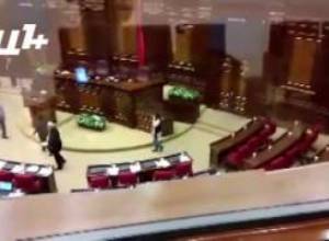 ԱԺ-ում պատրաստվում են ընդունել կառավարության անդամներին