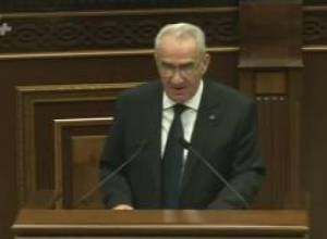 Գալուստ Սահակյանը կոչ արեց հավանություն տալ կառավարության ծրագրին