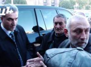 «Ես հույս ունեի մինչև նոյեմբերի վերջ, չստացվեց». գյուղնախարարի պատասխանը՝ գյուղացիներին