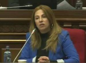 Զարուհի Փոստանջյանը անուններ հնչեցրեց