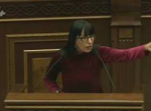 «Բոլորդ սուրբ եք, բա եկեղեցու խաչը ո՞վ գողացավ»