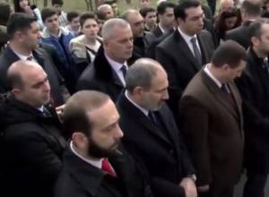 Визит Никола Пашиняна в Ераблур, чтобы почтить память жертв апрельской войны: ПРЯМОЙ ЭФИР